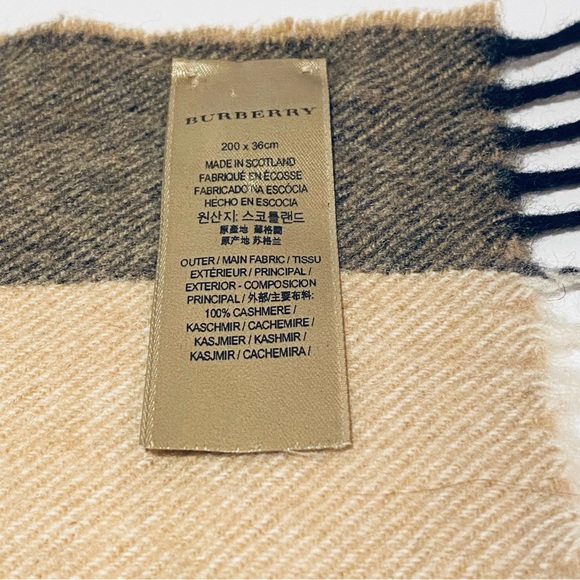 BURBERRY LONDON HALF MEGA CHECK CASHMERE SCARF. - Picture 7 of 7